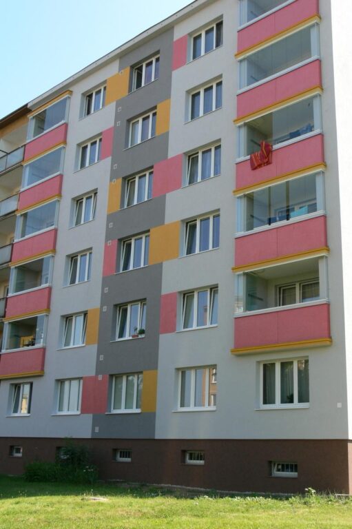 bezrámové zasklení lodžií certifikovaným systémem Optimi