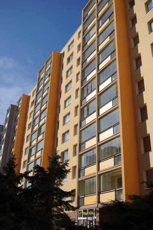 bezrámové zasklívání lodžií certifikovaným systémem Optimi